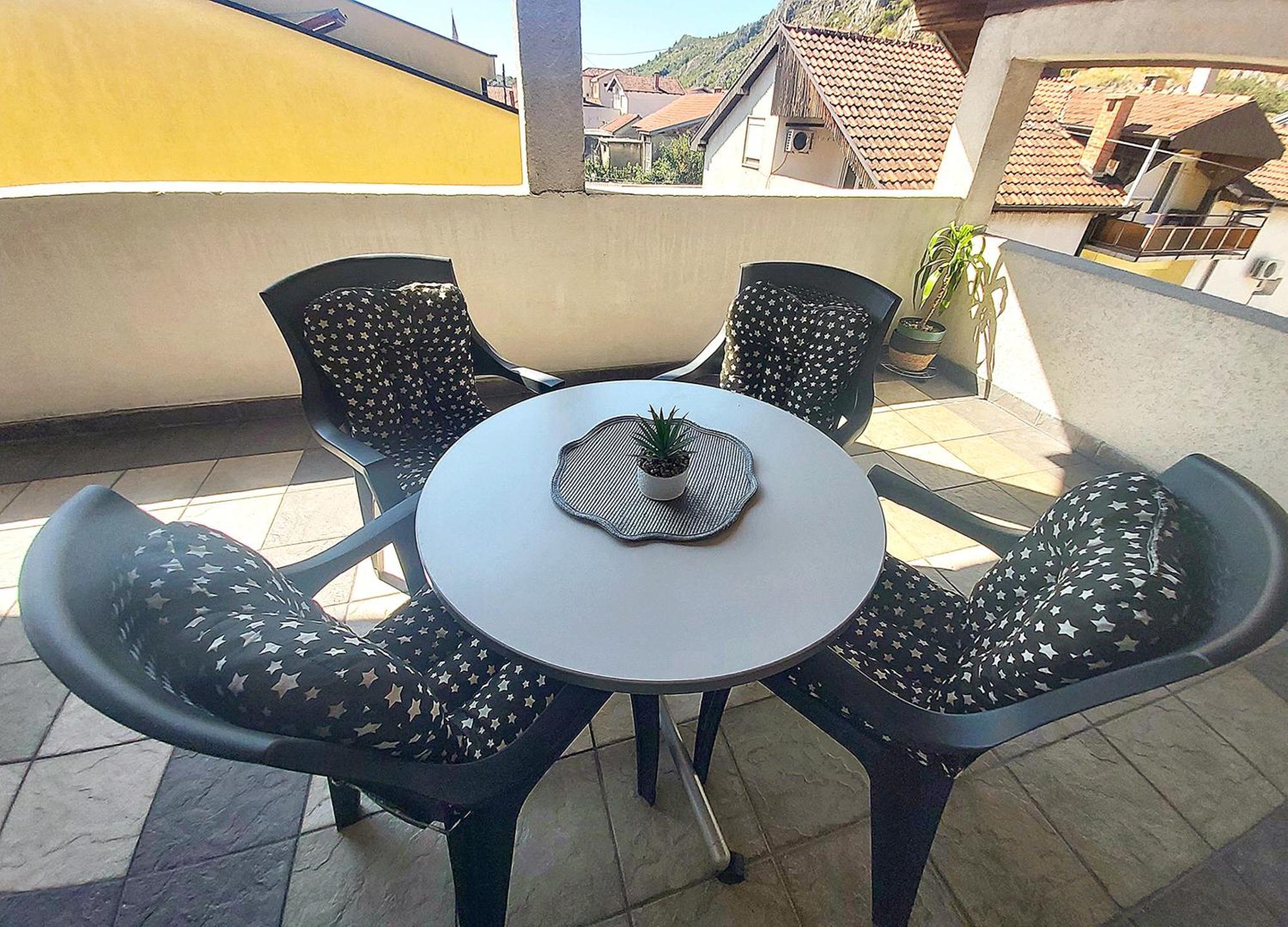 Zara Apartment With Terrace Near Old Town Μόσταρ Εξωτερικό φωτογραφία