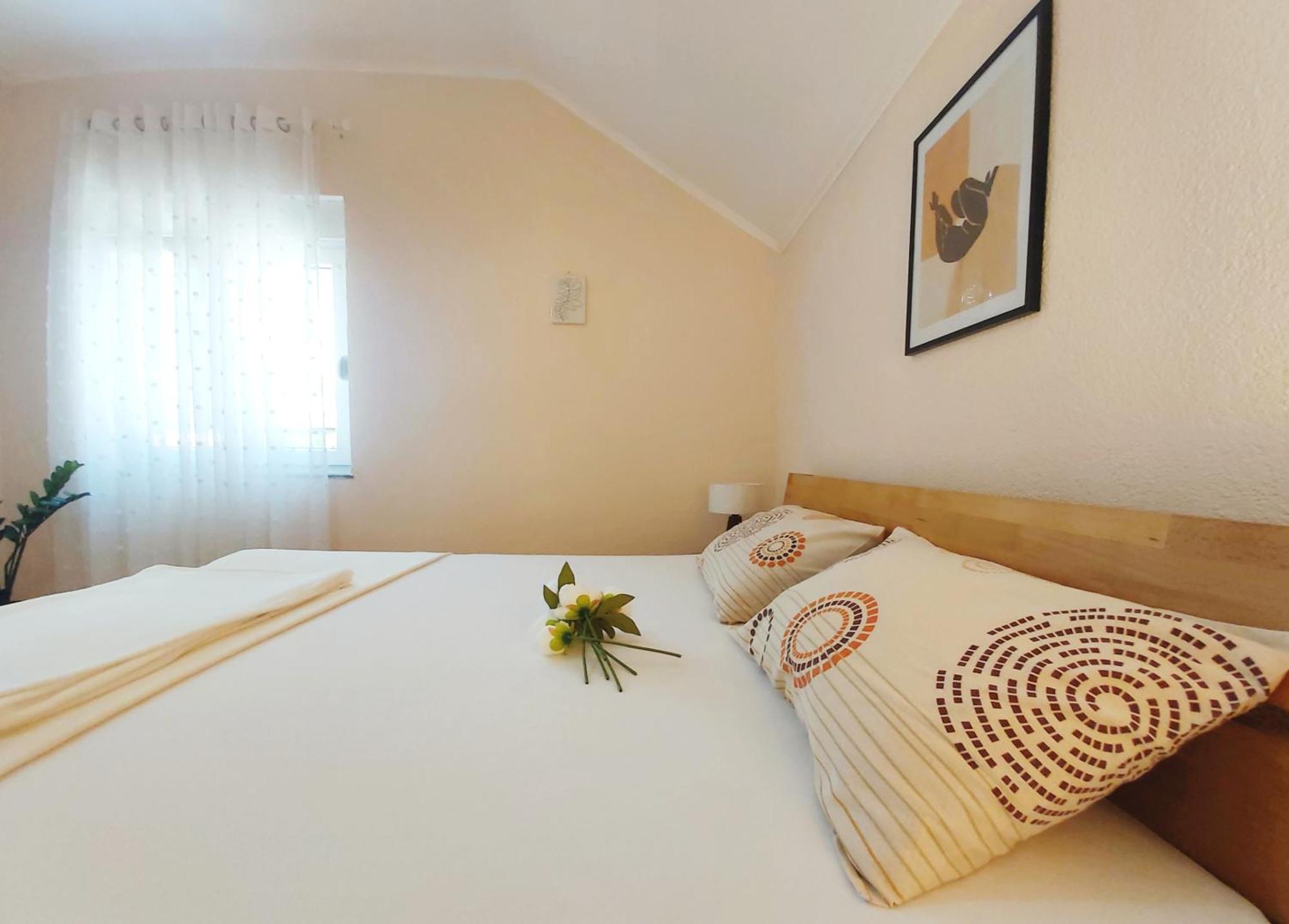 Zara Apartment With Terrace Near Old Town Μόσταρ Εξωτερικό φωτογραφία