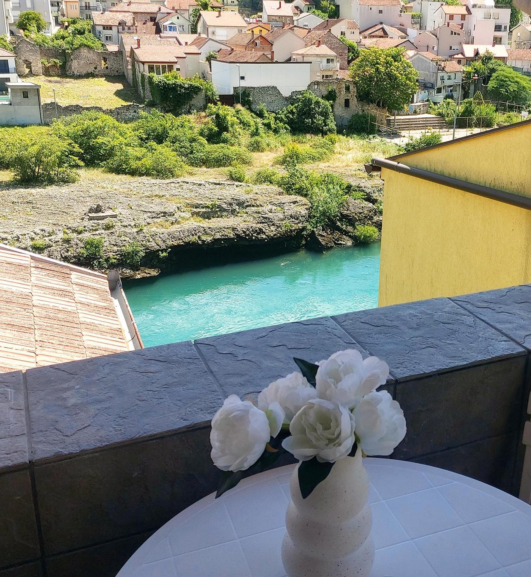 Zara Apartment With Terrace Near Old Town Μόσταρ Εξωτερικό φωτογραφία